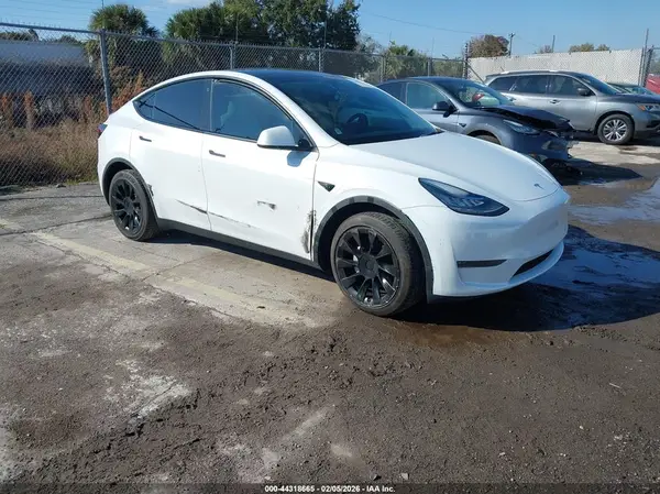 7SAYGDEE7PA105947 2023 TESLA MODEL Y - Image 1