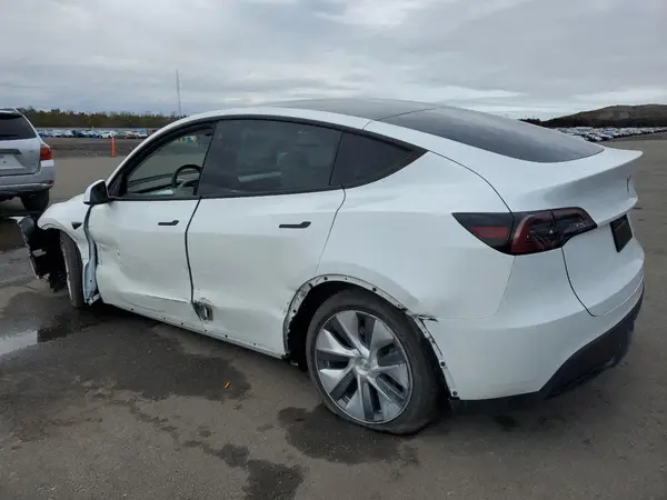 7SAYGDEE7PA107195 2023 TESLA MODEL Y - Image 2