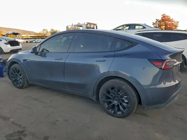 7SAYGDEE7PA107746 2023 TESLA MODEL Y - Image 2