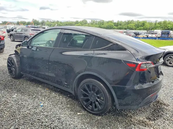7SAYGDEE7PA118939 2023 TESLA MODEL Y - Image 2