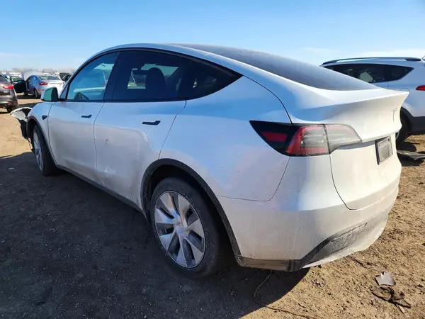 7SAYGDEE7PA120948 2023 TESLA MODEL Y - Image 2