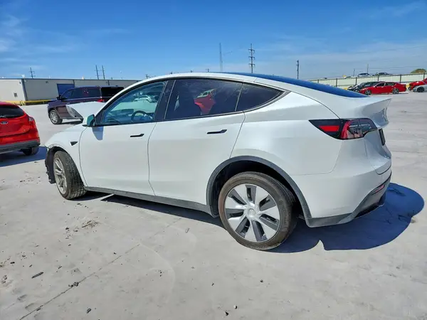 7SAYGDEE7PA124921 2023 TESLA MODEL Y - Image 2