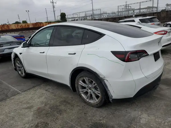 7SAYGDEE7PA126314 2023 TESLA MODEL Y - Image 2