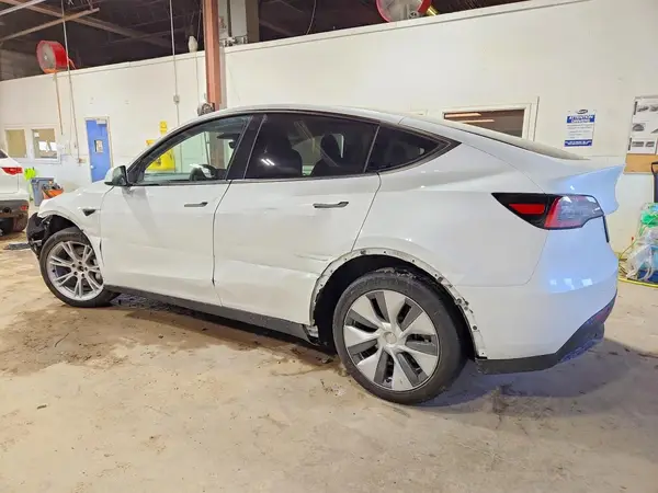 7SAYGDEE7PA126524 2023 TESLA MODEL Y - Image 2