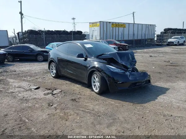7SAYGDEE7PA128094 2023 TESLA MODEL Y - Image 1