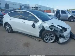 7SAYGDEE7PA135935 2023 TESLA MODEL Y