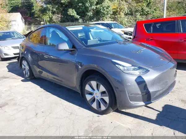 7SAYGDEE7PA136227 2023 TESLA MODEL Y - Image 1