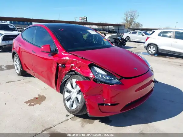 7SAYGDEE7PA137684 2023 TESLA MODEL Y - Image 1