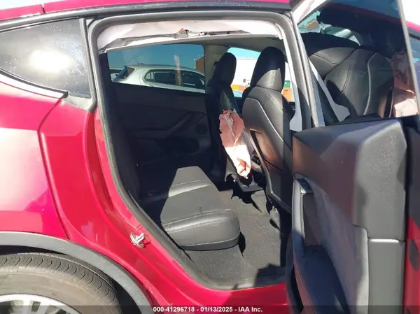 7SAYGDEE7PA137684 2023 TESLA MODEL Y - Image 8