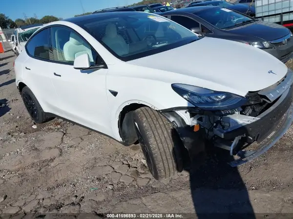 7SAYGDEE7PA138253 2023 TESLA MODEL Y - Image 1