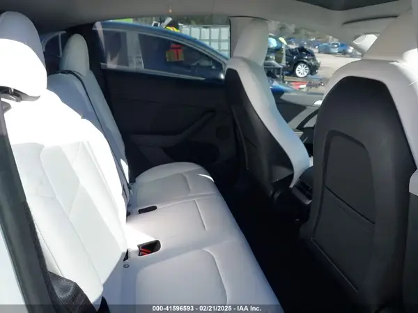 7SAYGDEE7PA138253 2023 TESLA MODEL Y - Image 8