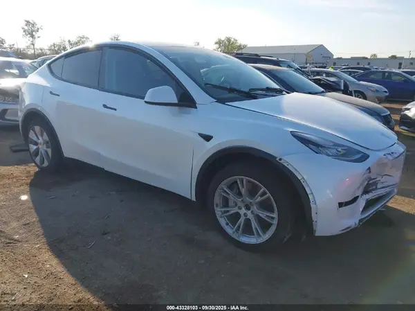 7SAYGDEE7PA139211 2023 TESLA MODEL Y - Image 1
