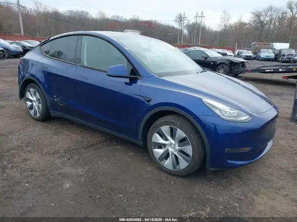 7SAYGDEE7PA142013 2023 TESLA MODEL Y - Image 1