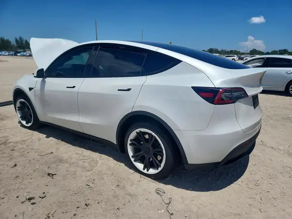 7SAYGDEE7PA147079 2023 TESLA MODEL Y - Image 2