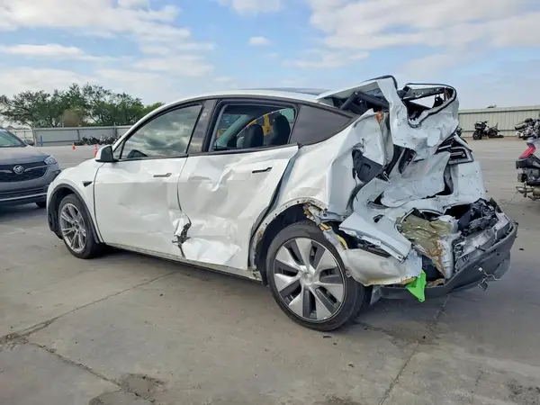 7SAYGDEE7PA155957 2023 TESLA MODEL Y - Image 2