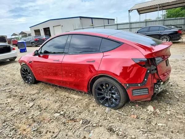 7SAYGDEE7PA160043 2023 TESLA MODEL Y - Image 2