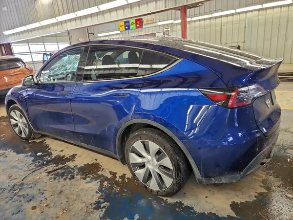 7SAYGDEE7PA174508 2023 TESLA MODEL Y - Image 2