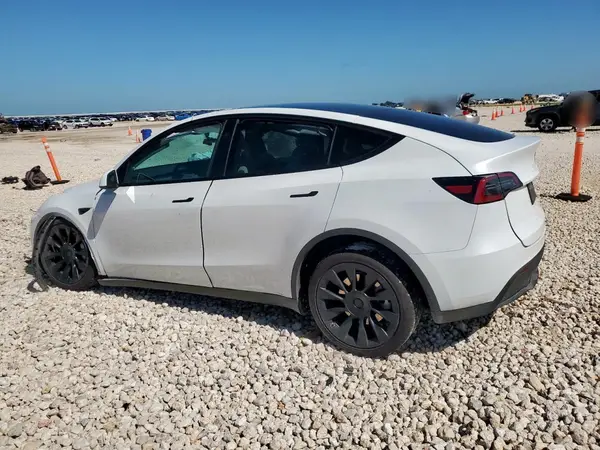 7SAYGDEE7PA178350 2023 TESLA MODEL Y - Image 2