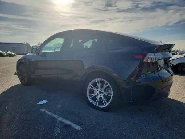 7SAYGDEE7PA189218 2023 TESLA MODEL Y - Image 2