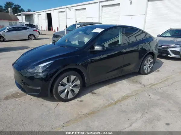 7SAYGDEE7PA189624 2023 TESLA MODEL Y - Image 2