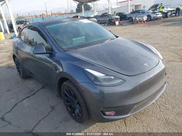 7SAYGDEE7PA196038 2023 TESLA MODEL Y - Image 1