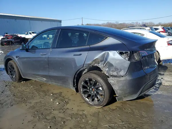 7SAYGDEE7PA196668 2023 TESLA MODEL Y - Image 2