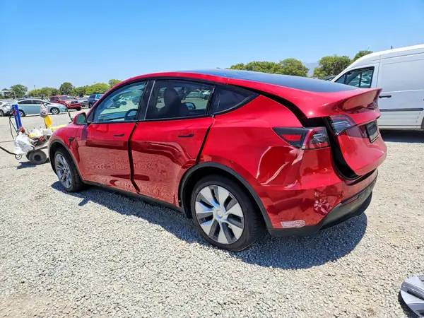 7SAYGDEE7PA201612 2023 TESLA MODEL Y - Image 2