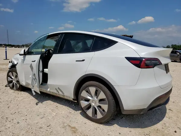 7SAYGDEE7PA202887 2023 TESLA MODEL Y - Image 2