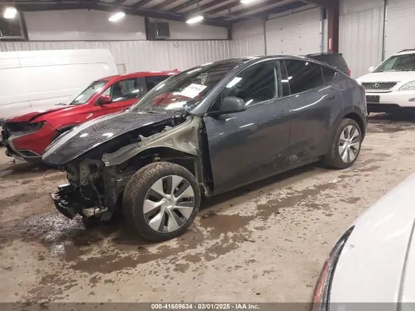 7SAYGDEE7PA206096 2023 TESLA MODEL Y - Image 2