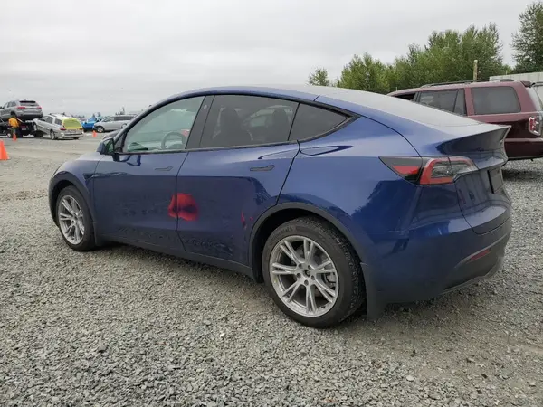 7SAYGDEE7PF582428 2023 TESLA MODEL Y - Image 2