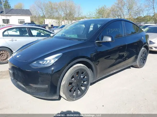 7SAYGDEE7PF583806 2023 TESLA MODEL Y - Image 2