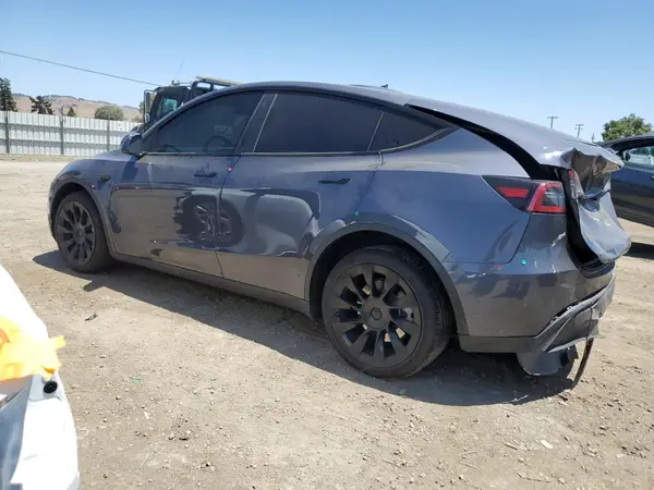 7SAYGDEE7PF585202 2023 TESLA MODEL Y - Image 2