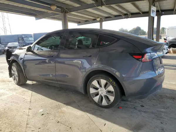 7SAYGDEE7PF589489 2023 TESLA MODEL Y - Image 2