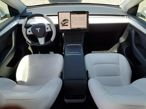7SAYGDEE7PF595485 2023 TESLA MODEL Y - Image 8