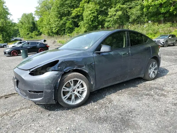 7SAYGDEE7PF598225 2023 TESLA MODEL Y - Image 1