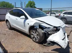 7SAYGDEE7PF598614 2023 TESLA MODEL Y