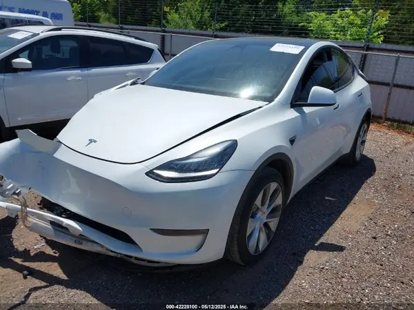 7SAYGDEE7PF598614 2023 TESLA MODEL Y - Image 2