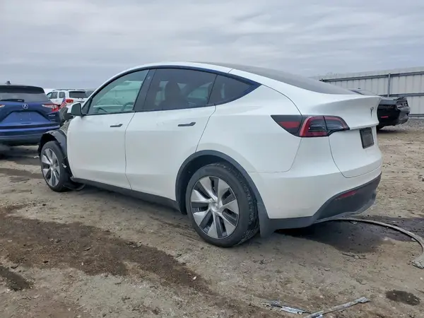 7SAYGDEE7PF601737 2023 TESLA MODEL Y - Image 2