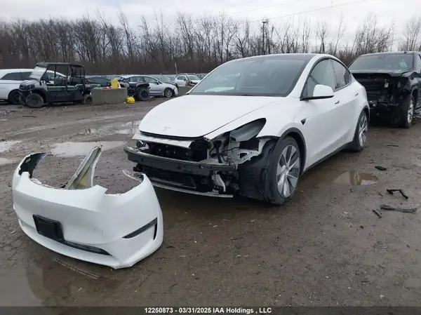 7SAYGDEE7PF604122 2023 TESLA MODEL Y - Image 2