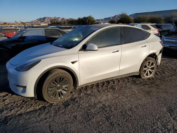 7SAYGDEE7PF606677 2023 TESLA MODEL Y - Image 1