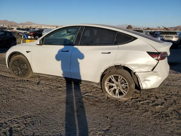 7SAYGDEE7PF606677 2023 TESLA MODEL Y - Image 2