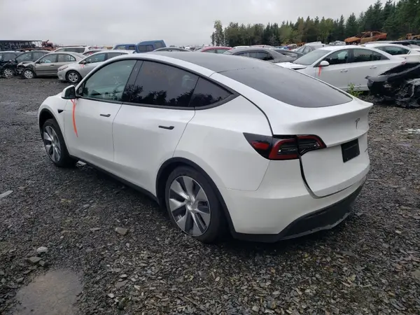 7SAYGDEE7PF606971 2023 TESLA MODEL Y - Image 2