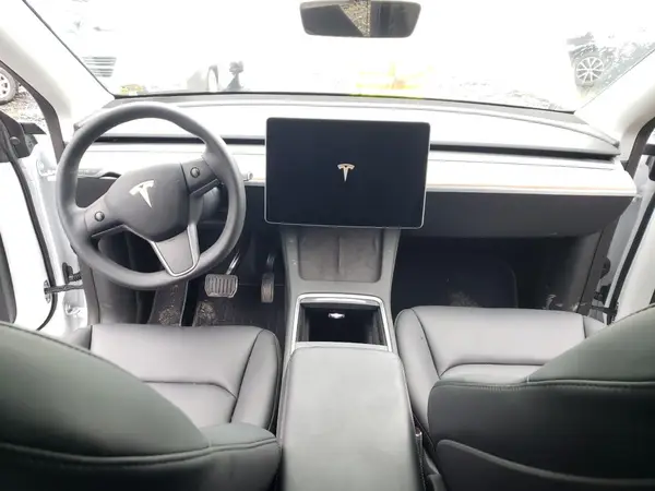 7SAYGDEE7PF606971 2023 TESLA MODEL Y - Image 8