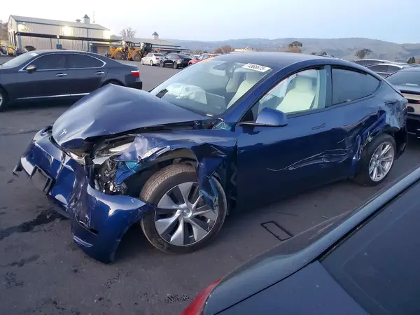 7SAYGDEE7PF608784 2023 TESLA MODEL Y - Image 1