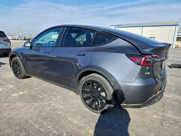 7SAYGDEE7PF608798 2023 TESLA MODEL Y - Image 2