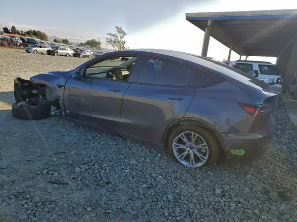 7SAYGDEE7PF611751 2023 TESLA MODEL Y - Image 2