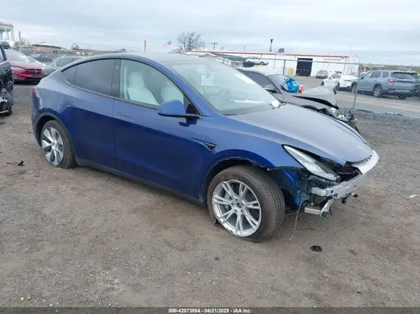 7SAYGDEE7PF616500 2023 TESLA MODEL Y - Image 1