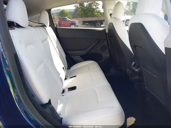 7SAYGDEE7PF621275 2023 TESLA MODEL Y - Image 8
