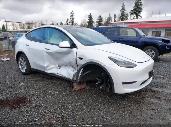 7SAYGDEE7PF621938 2023 TESLA MODEL Y - Image 1