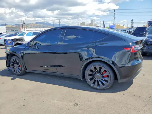 7SAYGDEE7PF623396 2023 TESLA MODEL Y - Image 2